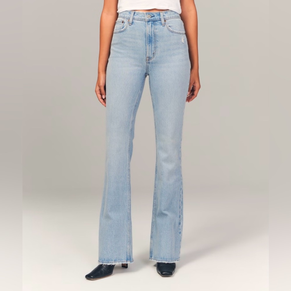 NEW Abercrombie & Fitch The Flare Ultra High Rise Jeans NWT Denim 27 4 Regular